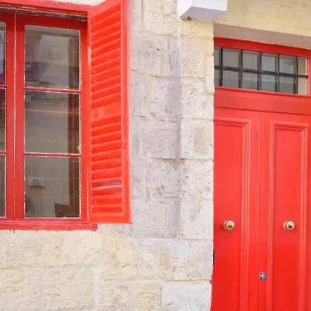 Compact And Cheerful House Close To Valletta